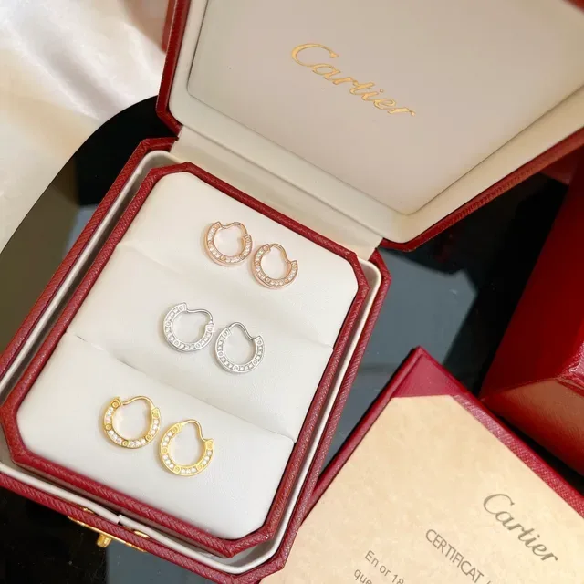 Cartier Boucles d'Oreilles en Or et Argent, Ouvertes en Forme de C, avec Pierres Pavé 3