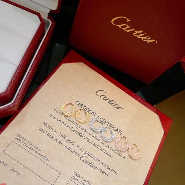 Cartier Boucles d'Oreilles en Or et Argent, Ouvertes en Forme de C, avec Pierres Pavé 4