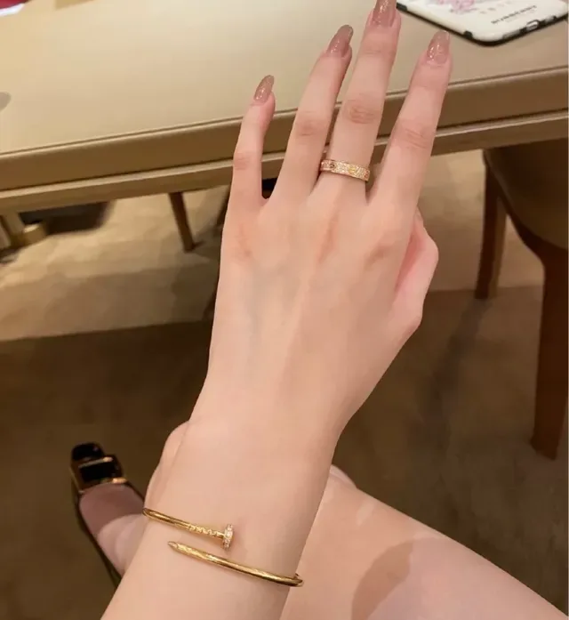 Cartier Love সোনা রূপা Pavé-Set Screw-Motif ব্যান্ড রিং 9