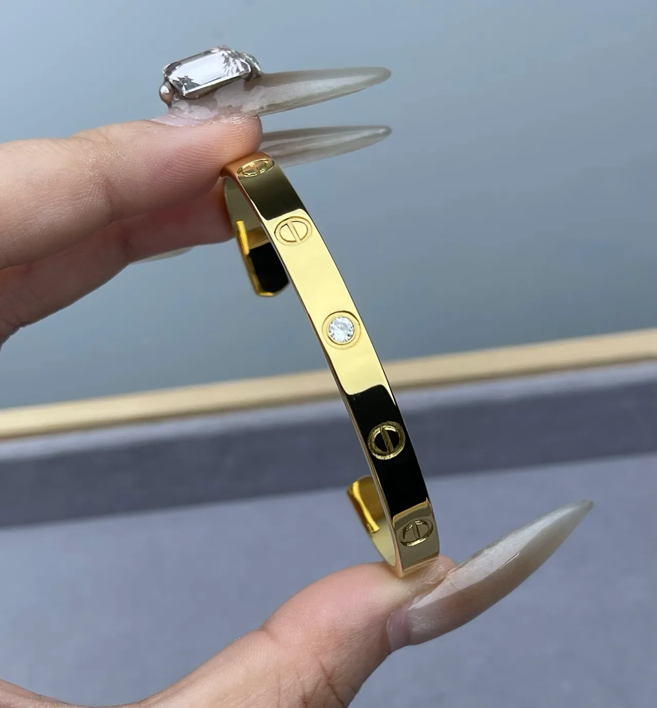 Cartier Love সোনা রুপা স্ক্রু-মোটিফ তিন পাথর ব্রেসলেট 3