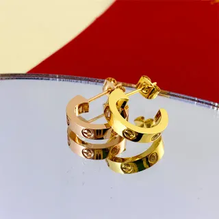 أقراط Cartier Love Hoop ذهبي مصقول مع المفصلة شكل C