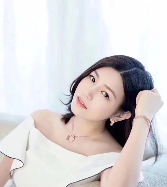 Cartier Love أقراط وردي أسود مع الحنفية حلقة براغي نقش 6