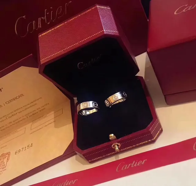 Cartier Love أقراط وردي أسود مع الحنفية حلقة براغي نقش 7