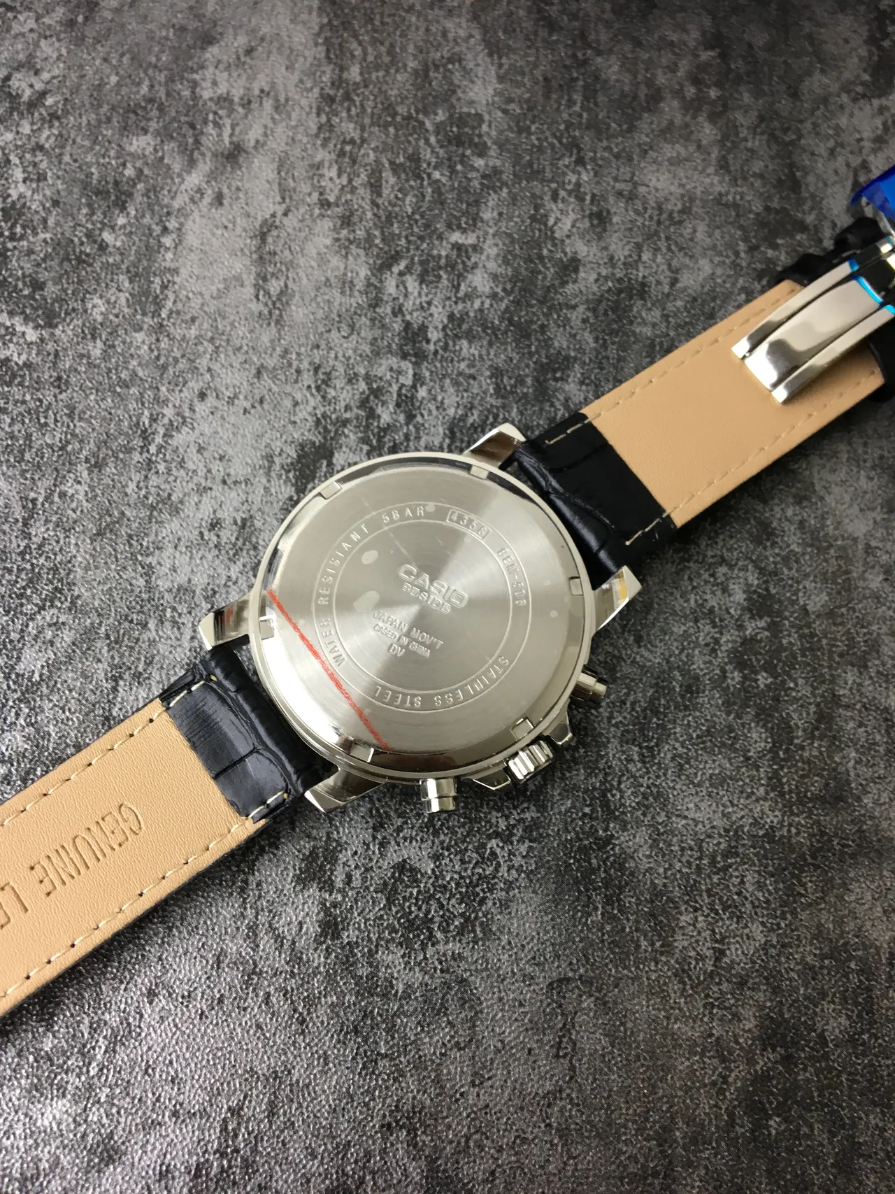 Casio Beside كرونوغراف وجه أبيض حزام جلد أسود ساعة كوارتز 4