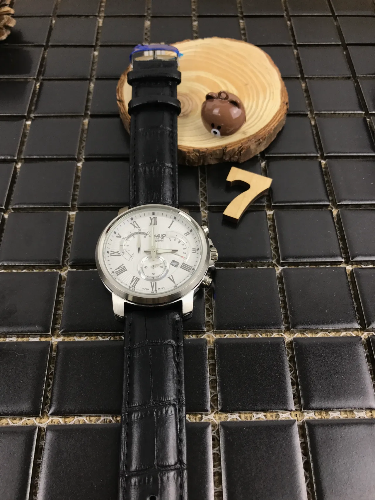 Casio Beside كرونوغراف وجه أبيض حزام جلد أسود ساعة كوارتز 10