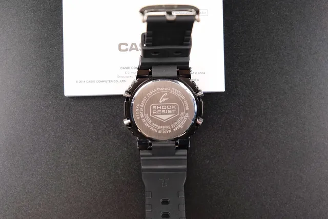 Casio G-Shock DW-5600 黑色树脂数字运动手表 4
