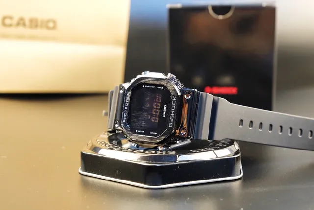 Casio G-Shock DW-5600 黑色树脂数字运动手表 6