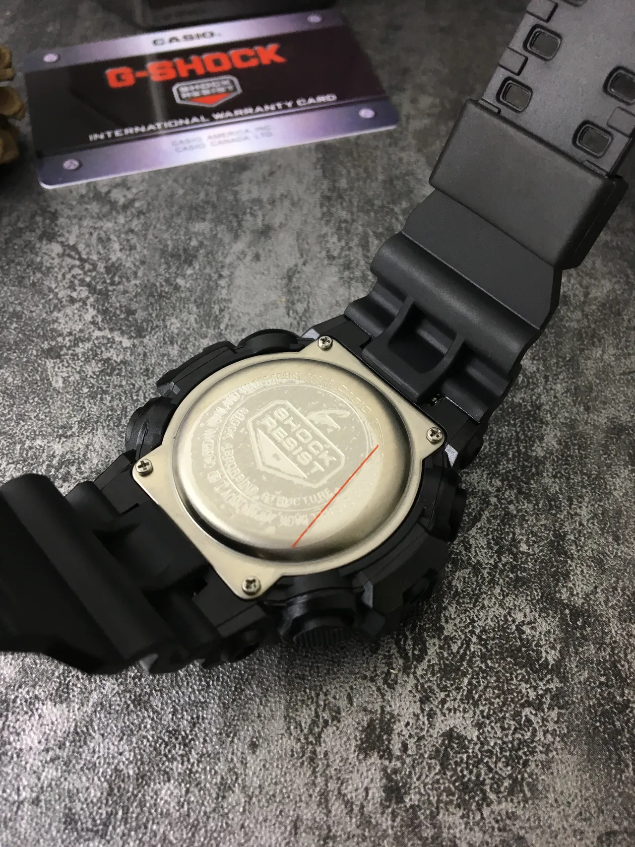 Casio G-Shock GA-100 काला और स्वर्णिम खेल घड़ी 3