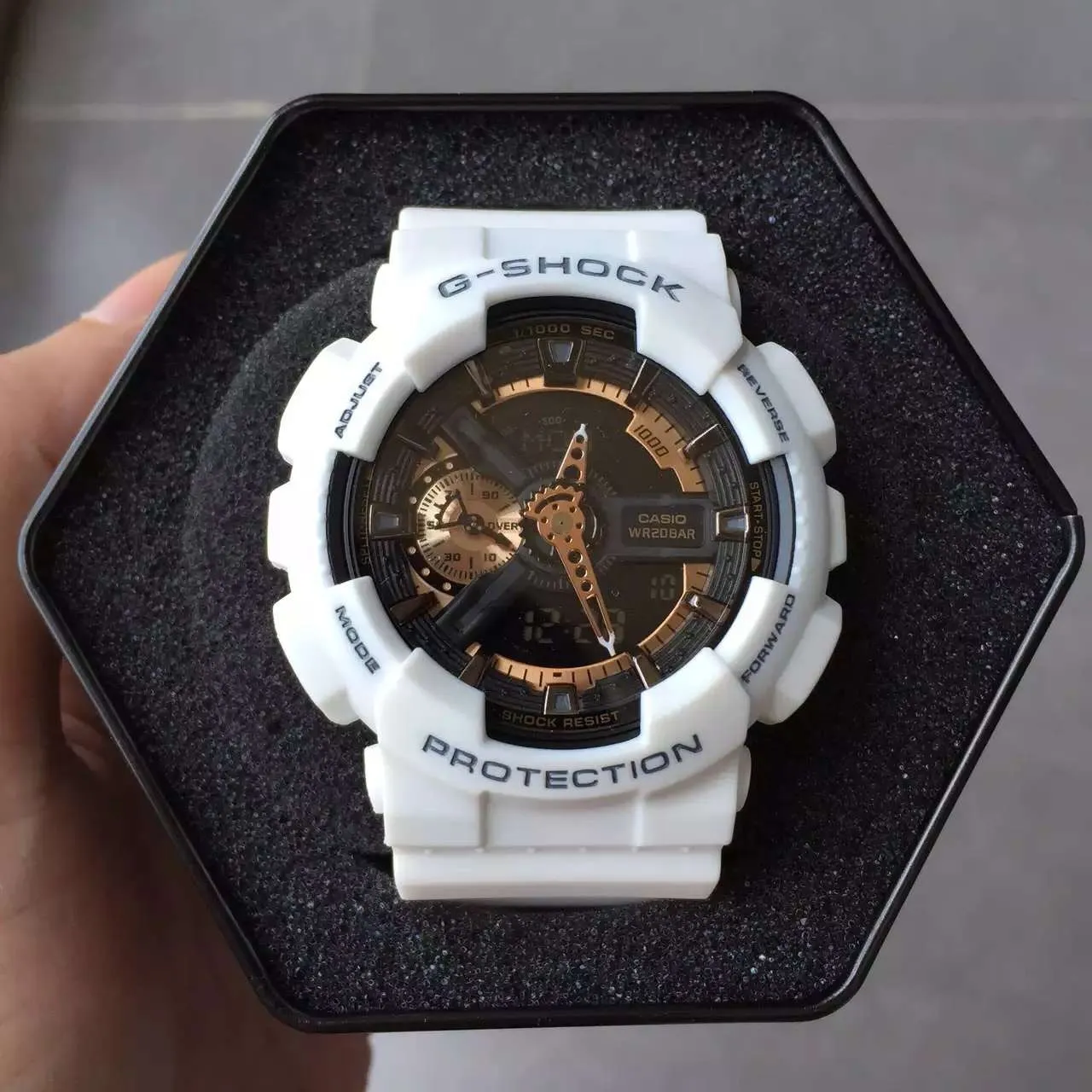 Casio G-Shock GA-100 أبيض وأسود ساعة رياضية 7