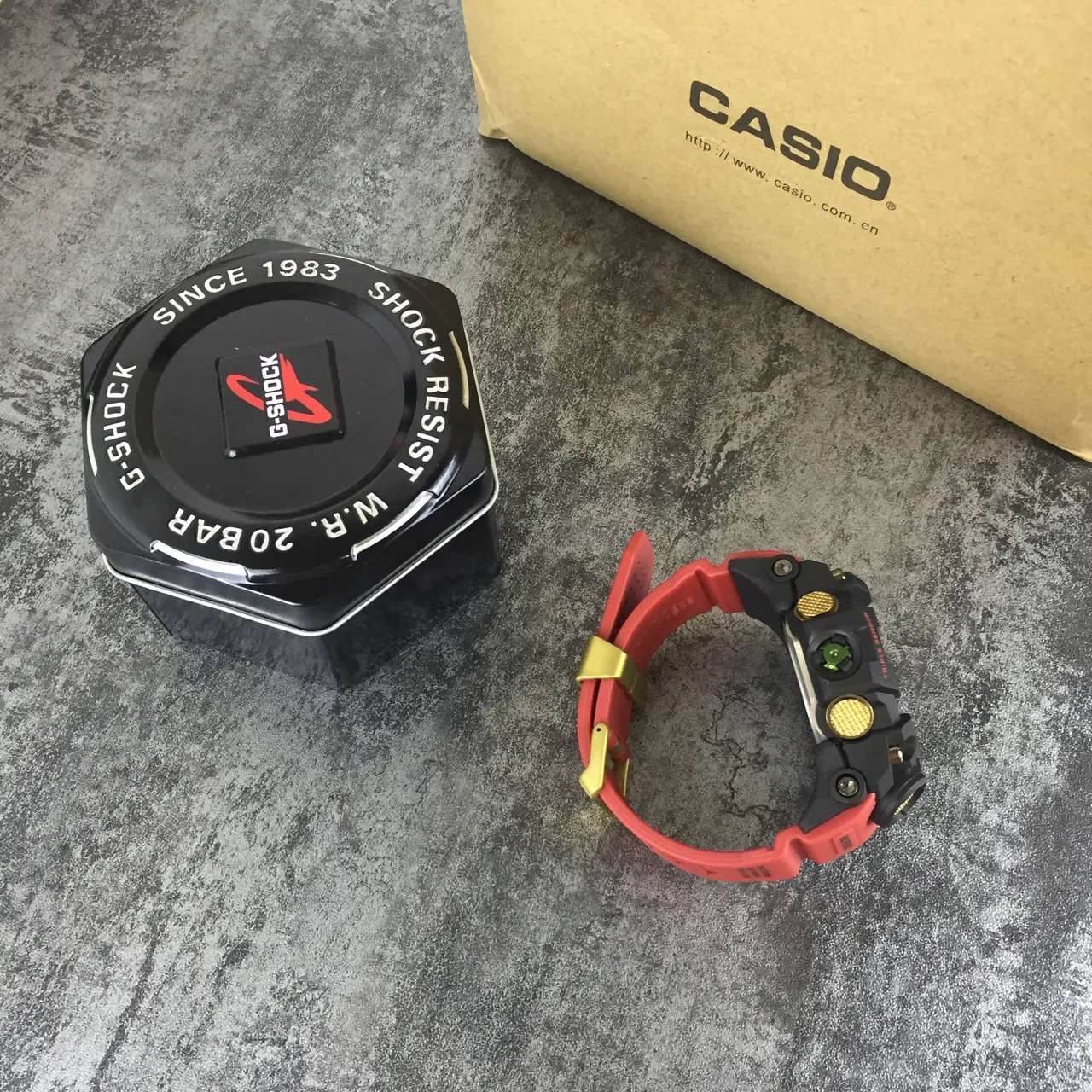 कासियो G-Shock Mudmaster लाल और गोल्ड स्पोर्ट्स वॉच 2