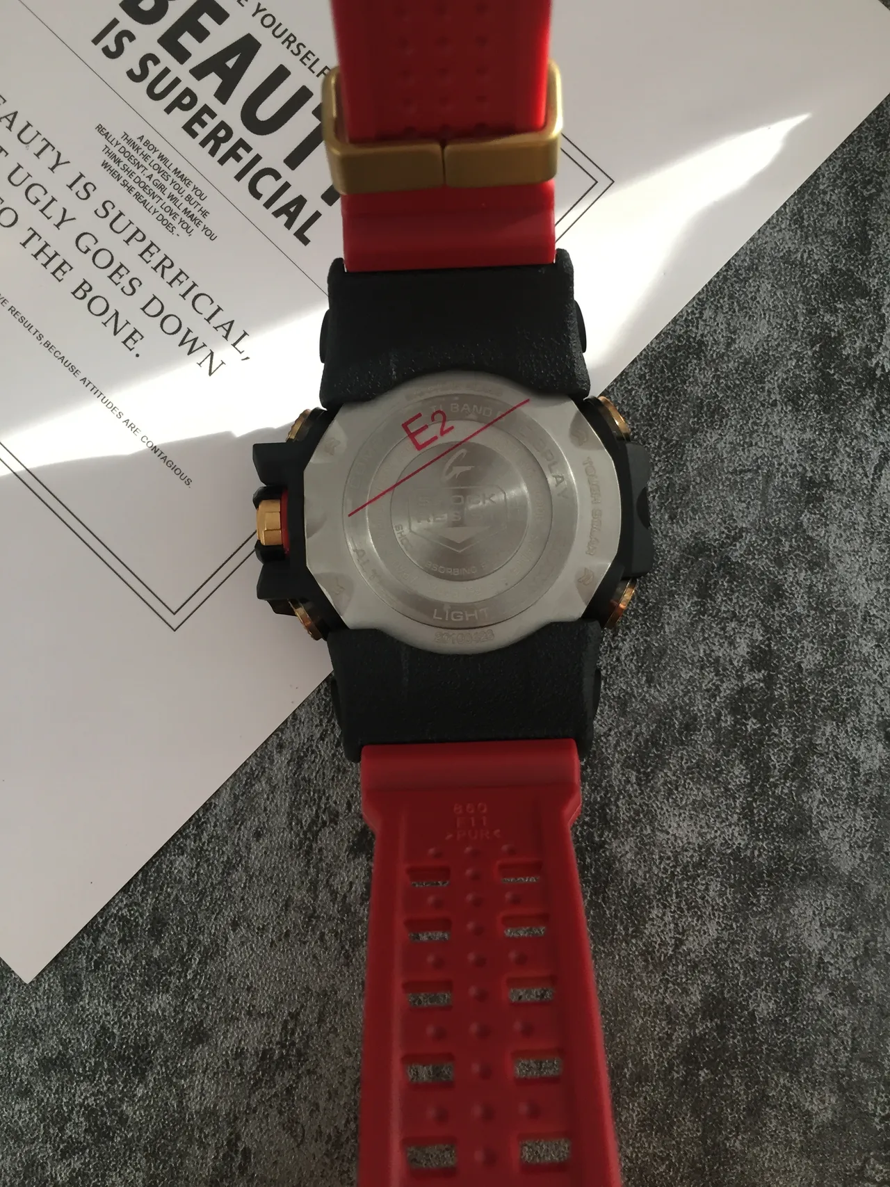 कासियो G-Shock Mudmaster लाल और गोल्ड स्पोर्ट्स वॉच 3