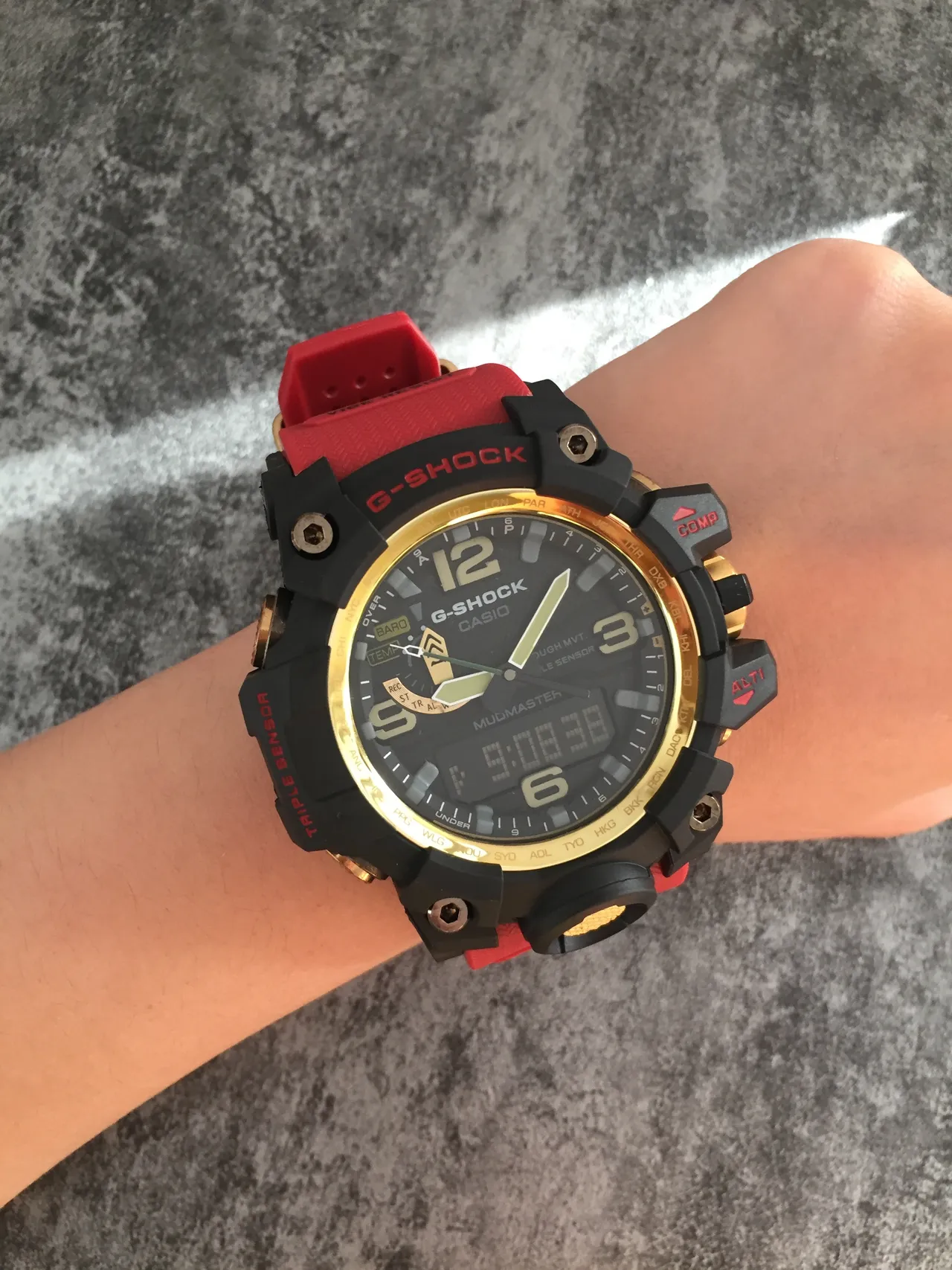 कासियो G-Shock Mudmaster लाल और गोल्ड स्पोर्ट्स वॉच 6