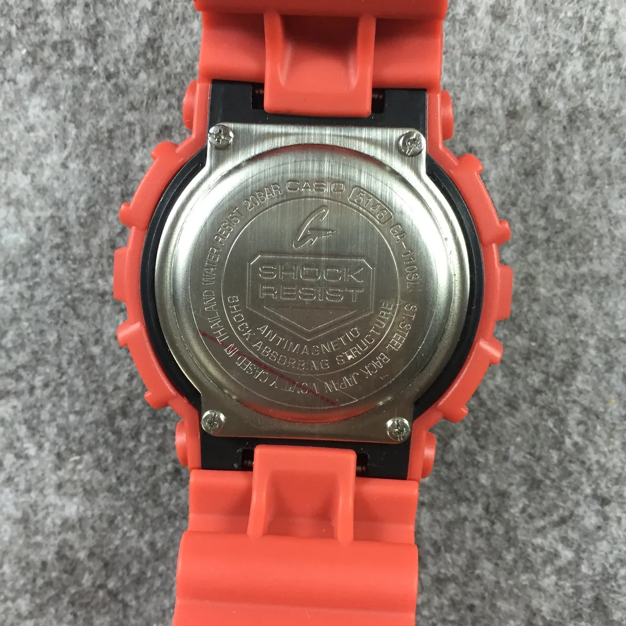 Casio লাল কালো রেজিন মার্বেল্ড কেস অ্যানালগ-ডিজিটাল হাইব্রিড ঘড়ি 8