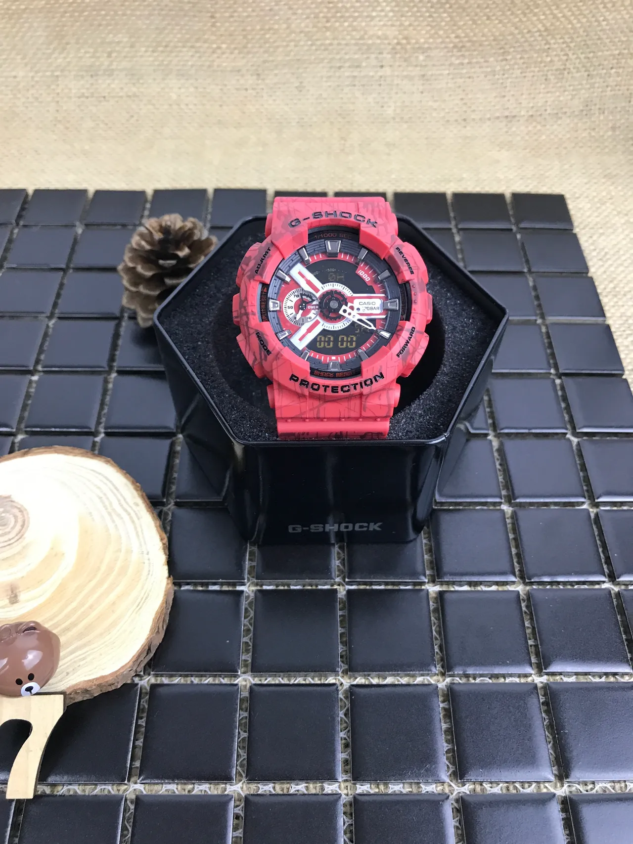 Casio লাল কালো রেজিন মার্বেল্ড কেস অ্যানালগ-ডিজিটাল হাইব্রিড ঘড়ি 13