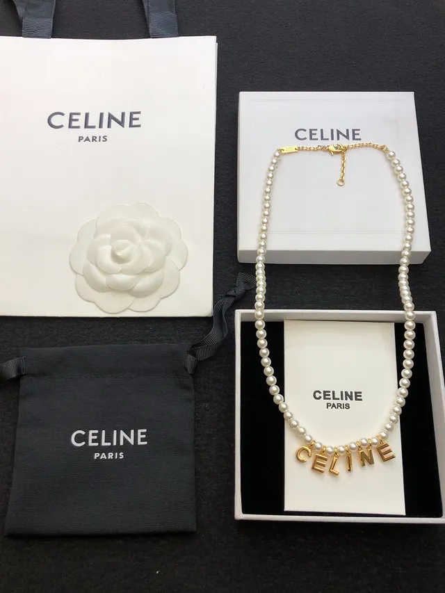 Celine Collier avec pendentif de lettre perle 9
