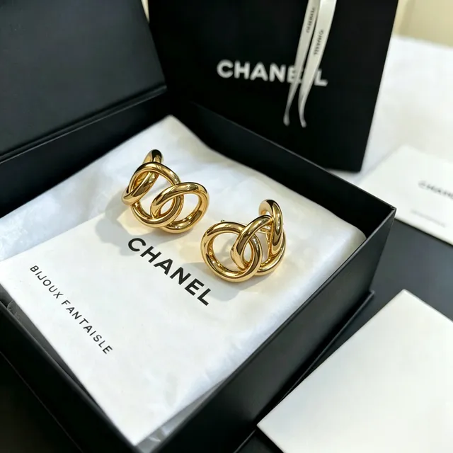 Chanel Bijoux Fantaisie Interlocking Hoop Aros 4
