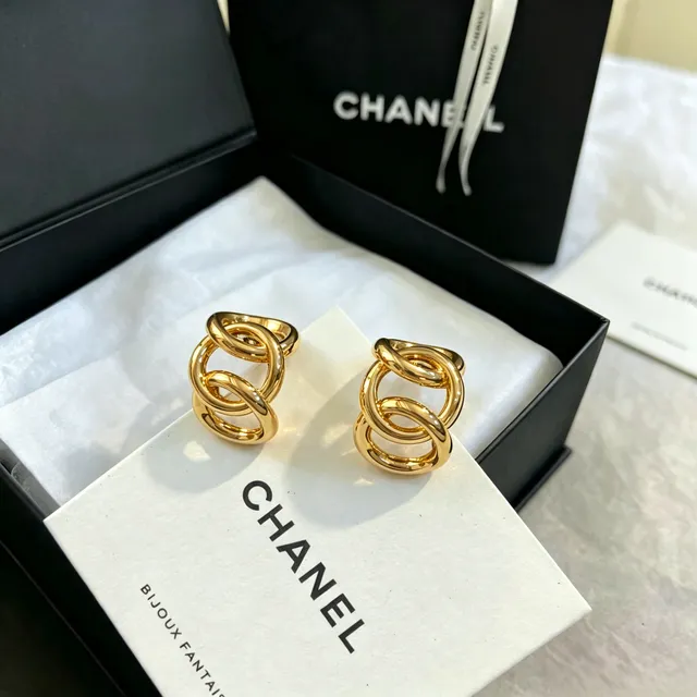 Chanel Bijoux Fantaisie Interlocking Hoop Aros 6