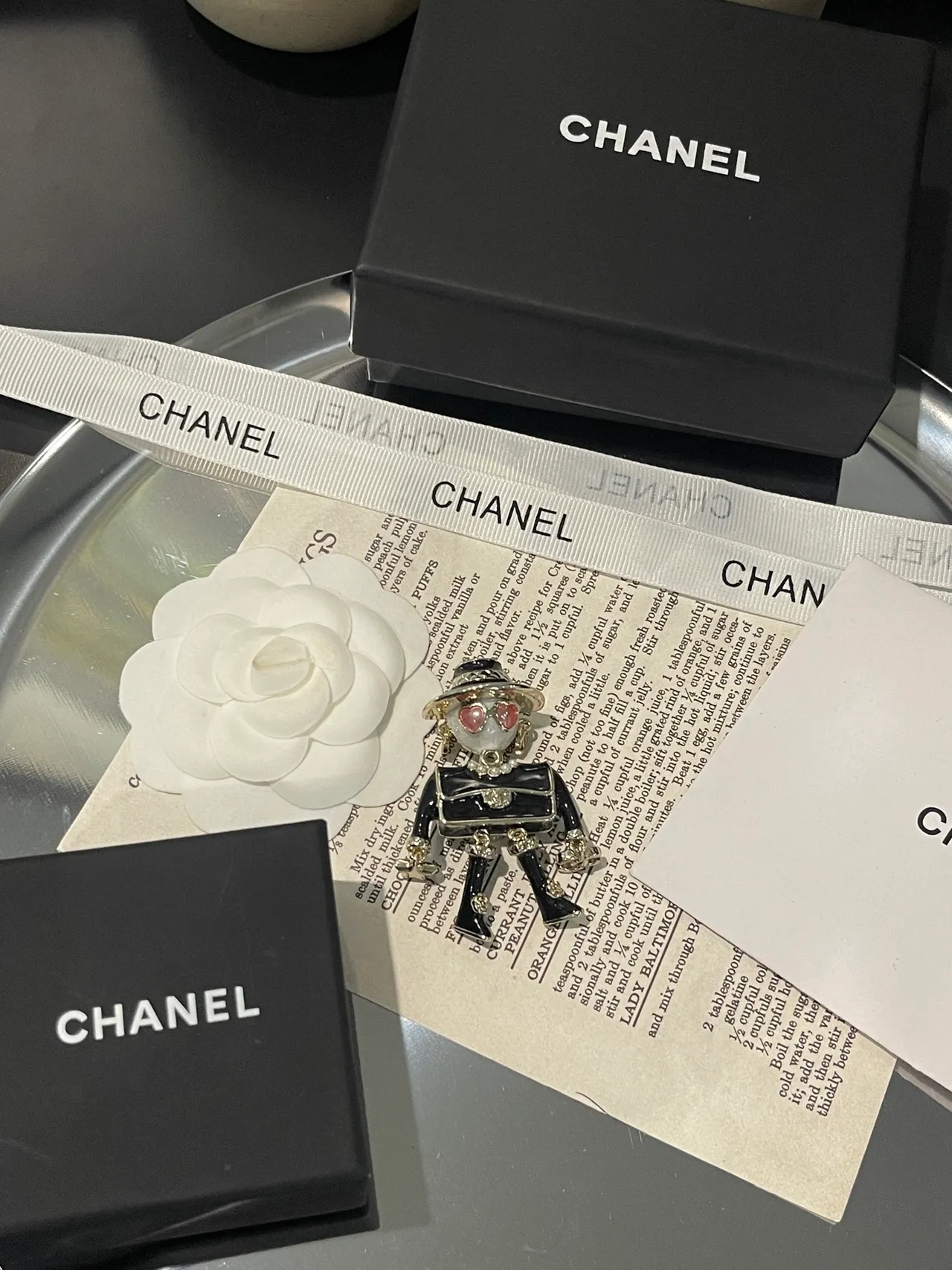 Chanel Black Pink Figurine-Style Enamel-and-Resin Brooch 8