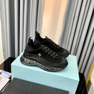Chanel Bubble Sole কালো সোনা স্যুয়েড এবং লেদার উপর স্বচ্ছ লাইফস্টাইল স্নিকার