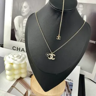 Chanel CC Camellia 吊坠项链 金色调 分层项链