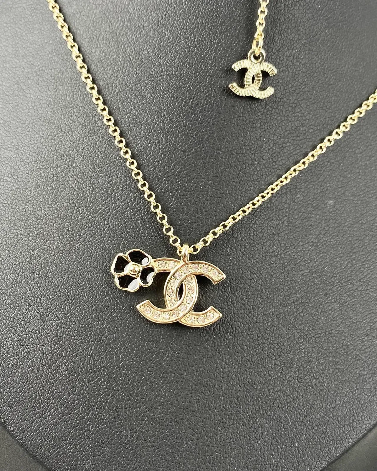 Chanel CC Camellia Colar com pingante tom dourado colar em camadas 5