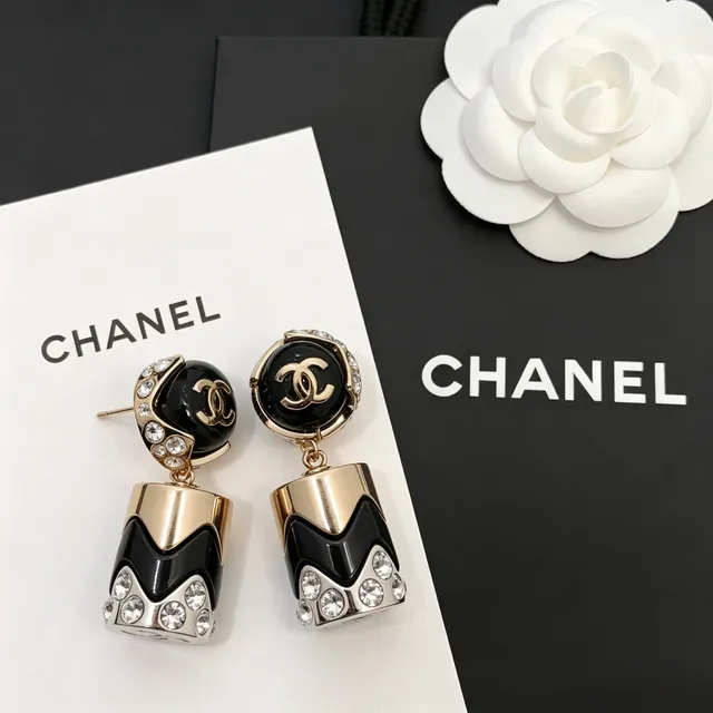 Chanel CC Logo أقراط هندسية سوداء وذهبية من الكريستال 5