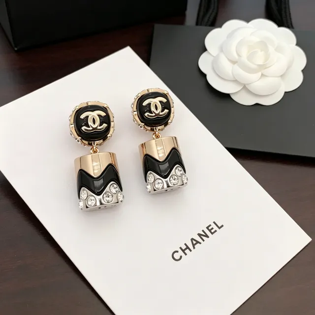Chanel CC Logo أقراط هندسية سوداء وذهبية من الكريستال 8