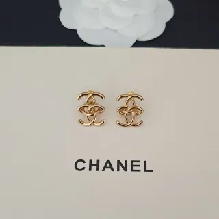 Chanel CC Logo أقراط أذن ذهبية