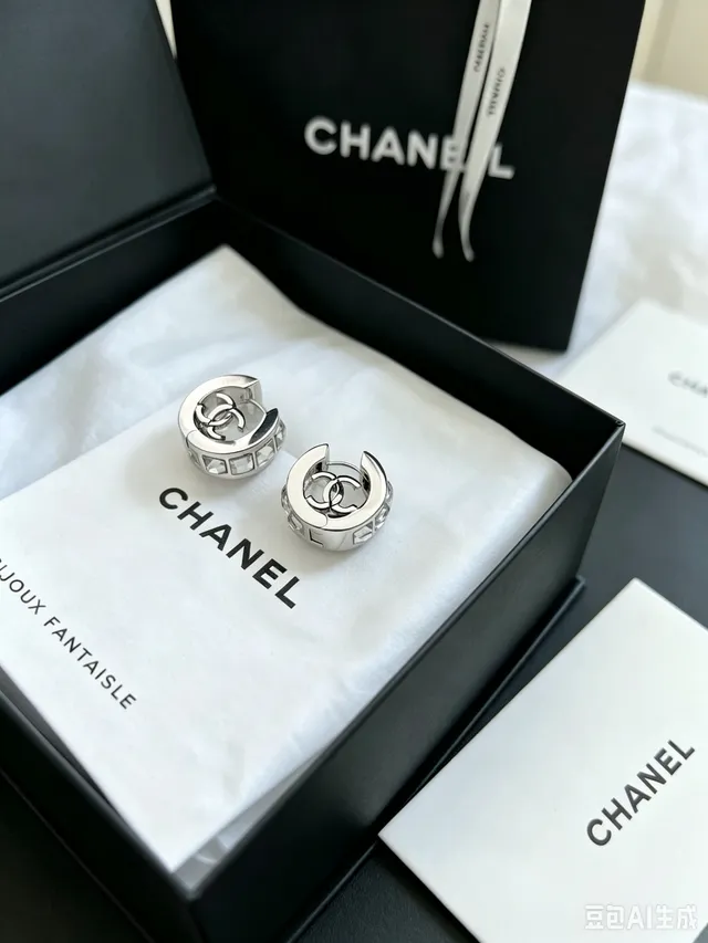 Chanel CC Logo Hoop Prata Preto Brincos 5