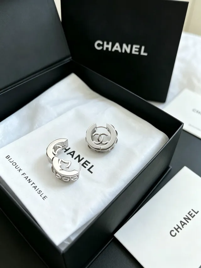 Chanel CC Logo Hoop Prata Preto Brincos 7