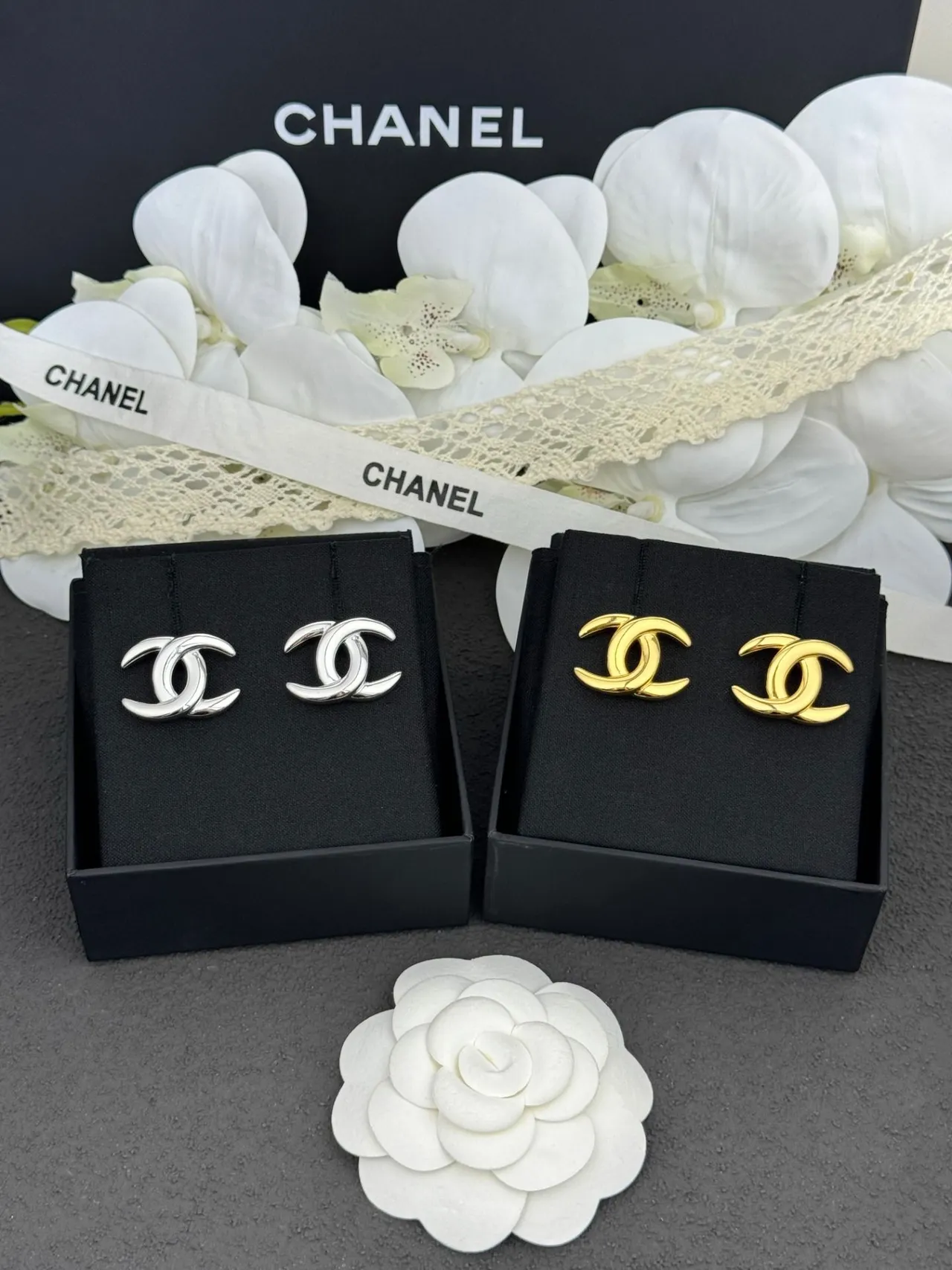 Chanel CC Logo فضة ذهب متشابك معدن مصقول أقراط 2
