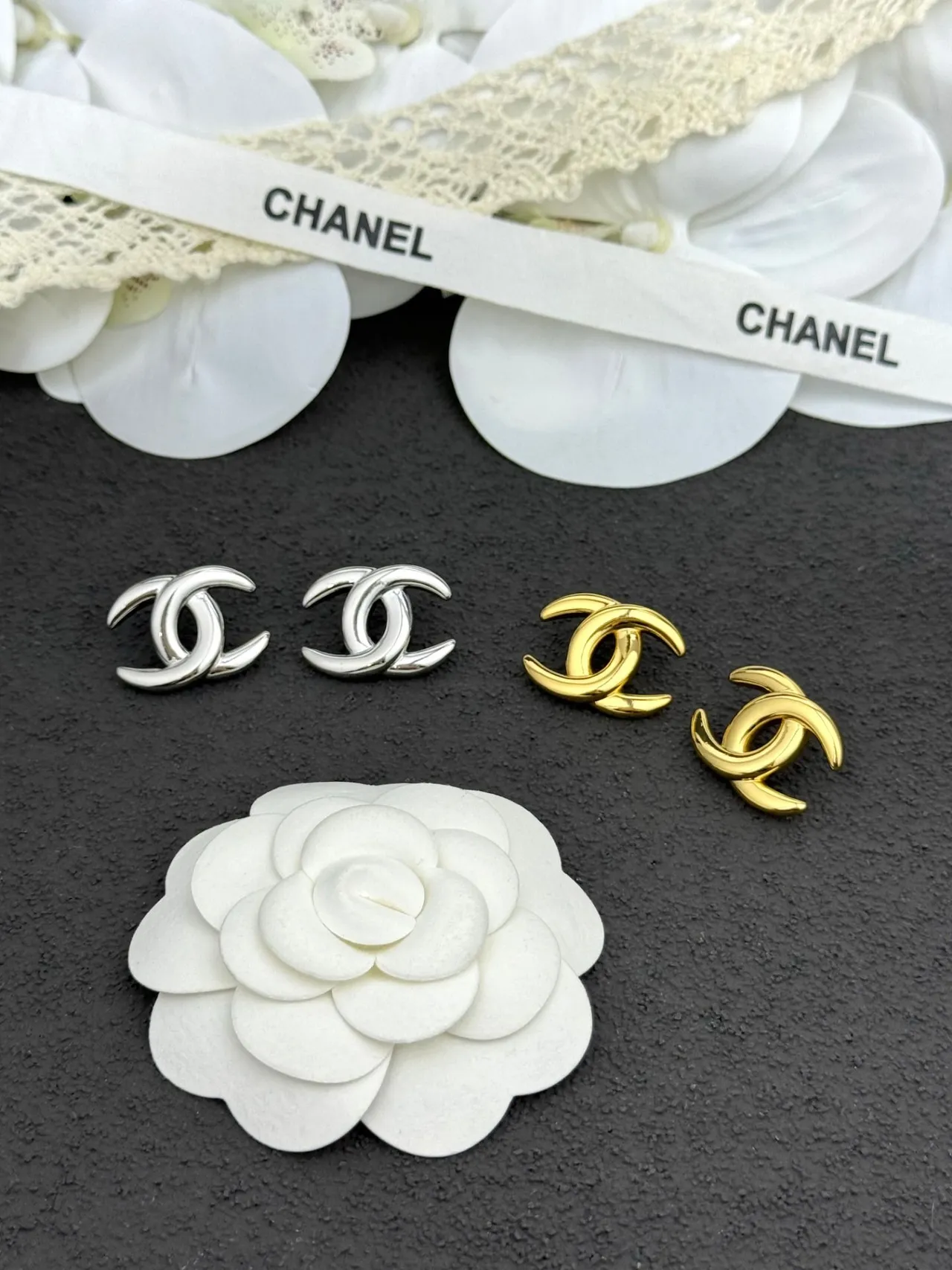 Chanel CC Logo فضة ذهب متشابك معدن مصقول أقراط 4