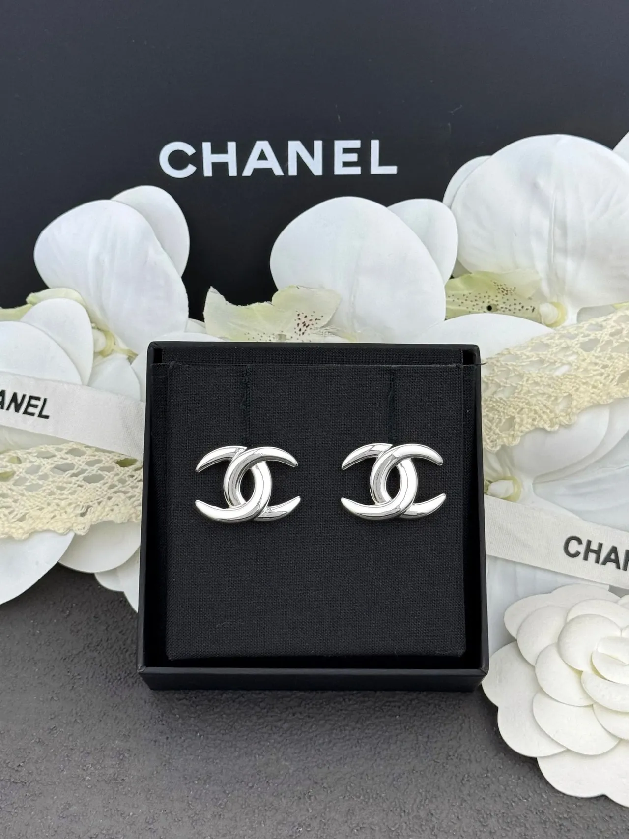 Chanel CC Logo فضة ذهب متشابك معدن مصقول أقراط 5