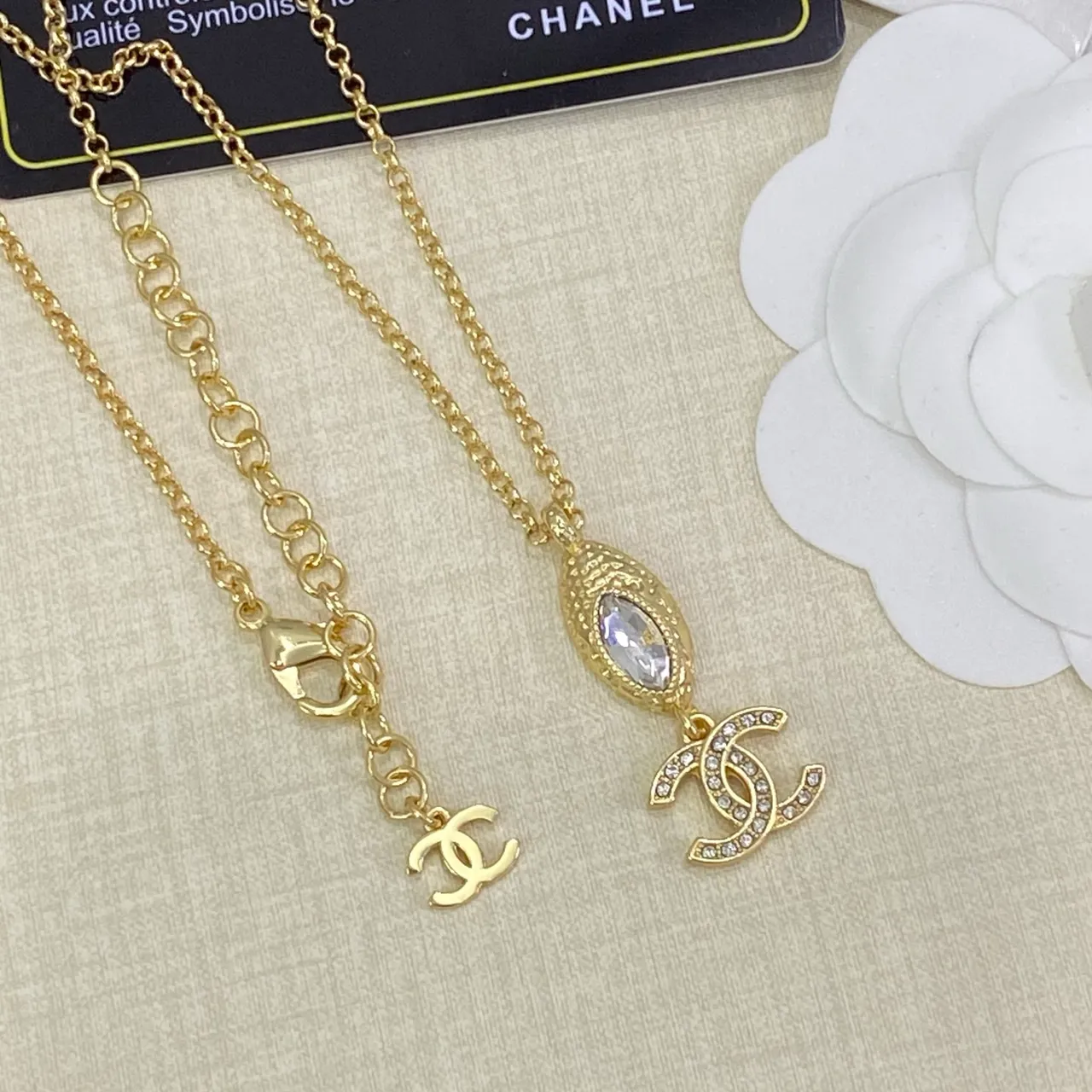 Chanel CC Motif Cadena de oro blanco Marquise Acentos de cristal Collar 6