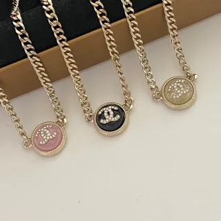 Chanel CC قلادة معلقة سلسلة ذهبية وردية سلسلة كيرب سلسلة दائرية مينا