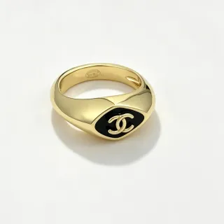 Chanel CC Ring خاتم ذهبي وأسود مينا