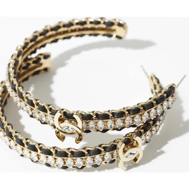 Chanel Boucles d'oreilles à anneau ornées de cristaux en noir et or CC 9