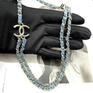 Chanel Collier Double Chaîne Bleu Clair Enveloppé en Denim Ton Argenté