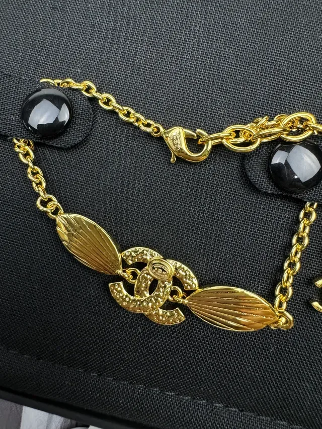 Chanel Pulseira Corrente Dourada Preta Interlocking CC Logo 6