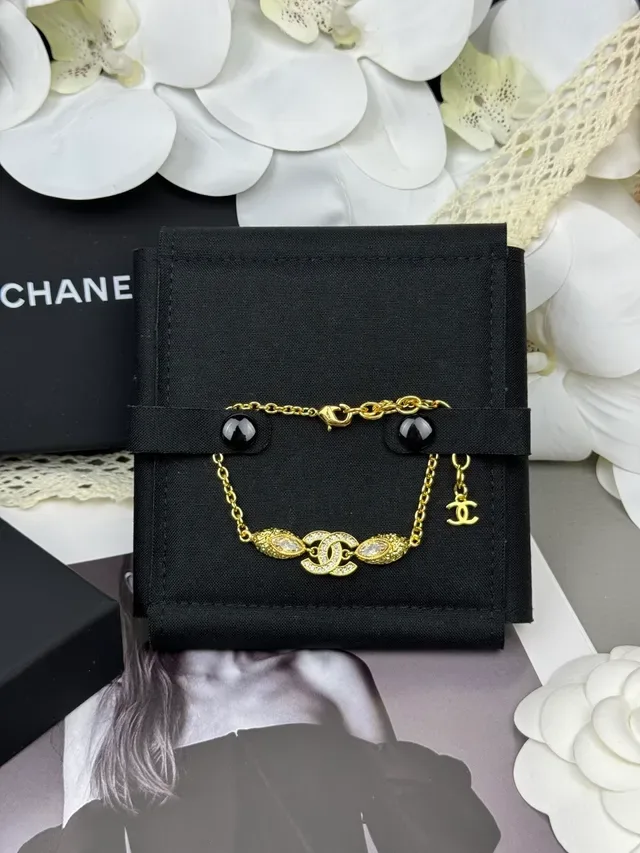 Chanel Pulseira Corrente Dourada Preta Interlocking CC Logo 9