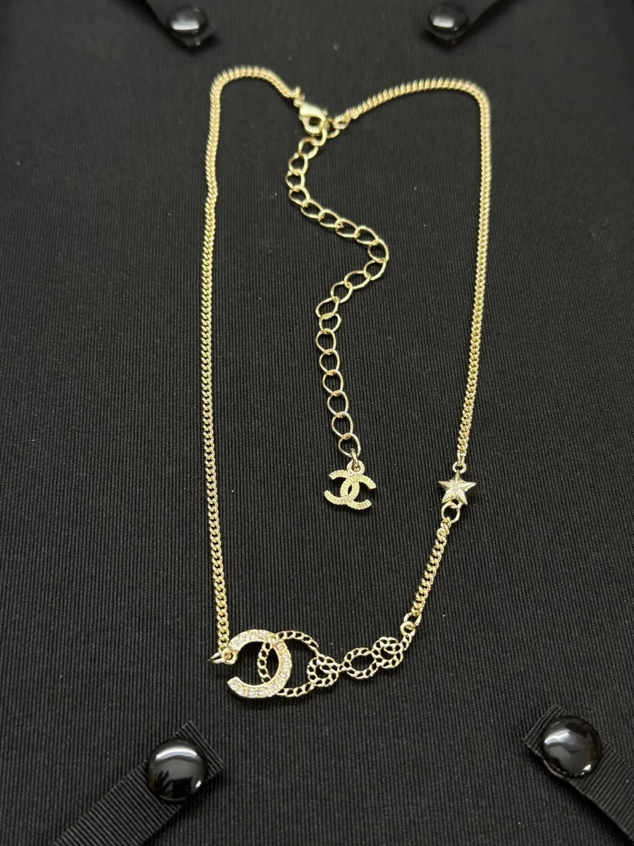 Chanel সোনা কালো Curb Chain Pavé Crystal CC Motifs হার 3