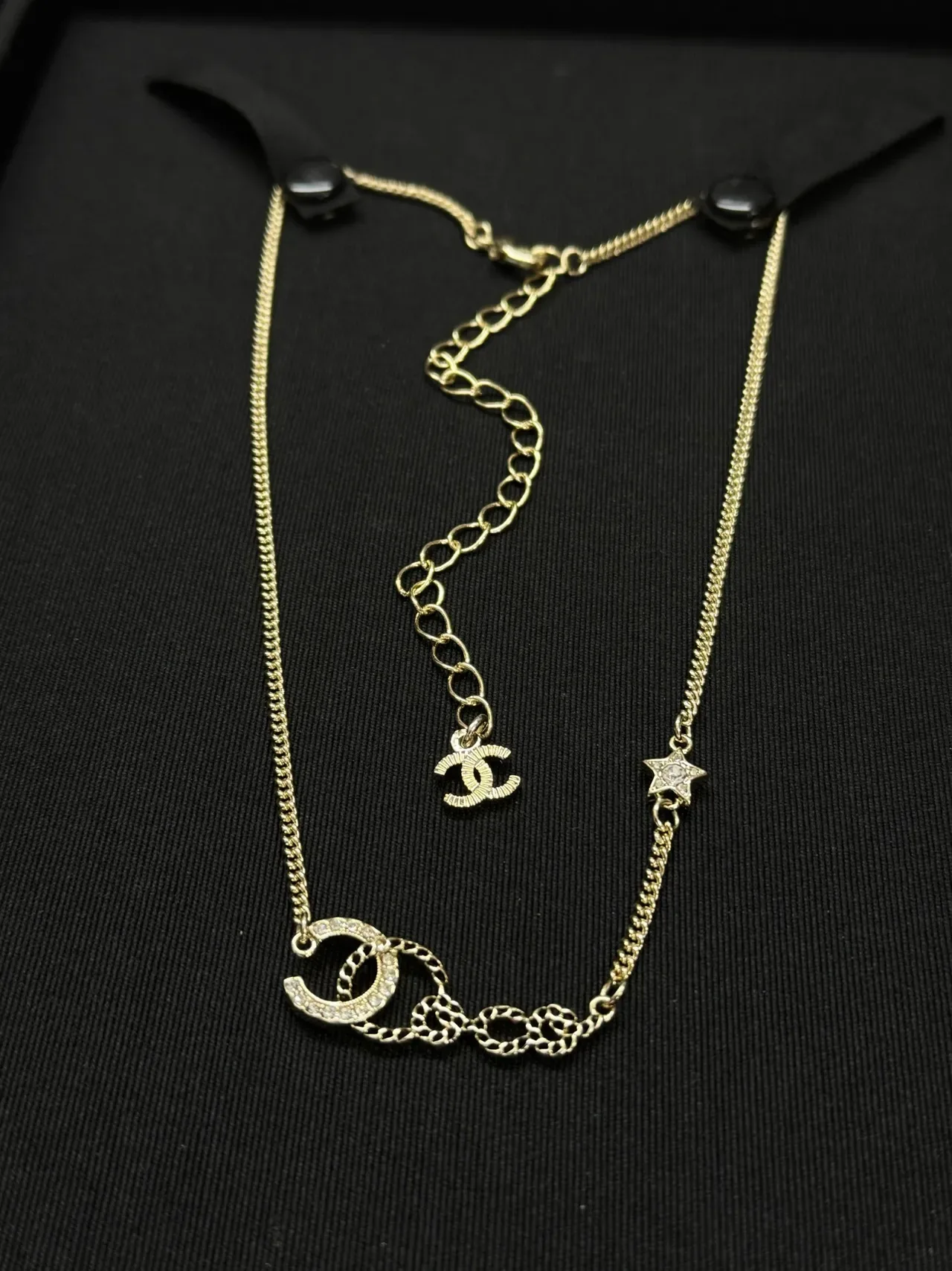 Chanel সোনা কালো Curb Chain Pavé Crystal CC Motifs হার 4