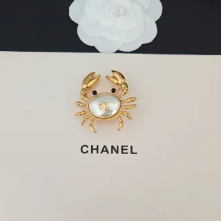 Chanel सोने का सफेद केकड़ा सिल्हूट धातु ब्रोच