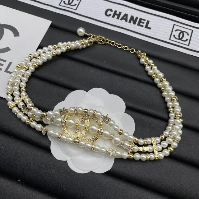 Chanel 珍珠 水晶 CC Logo Choker 项链 5