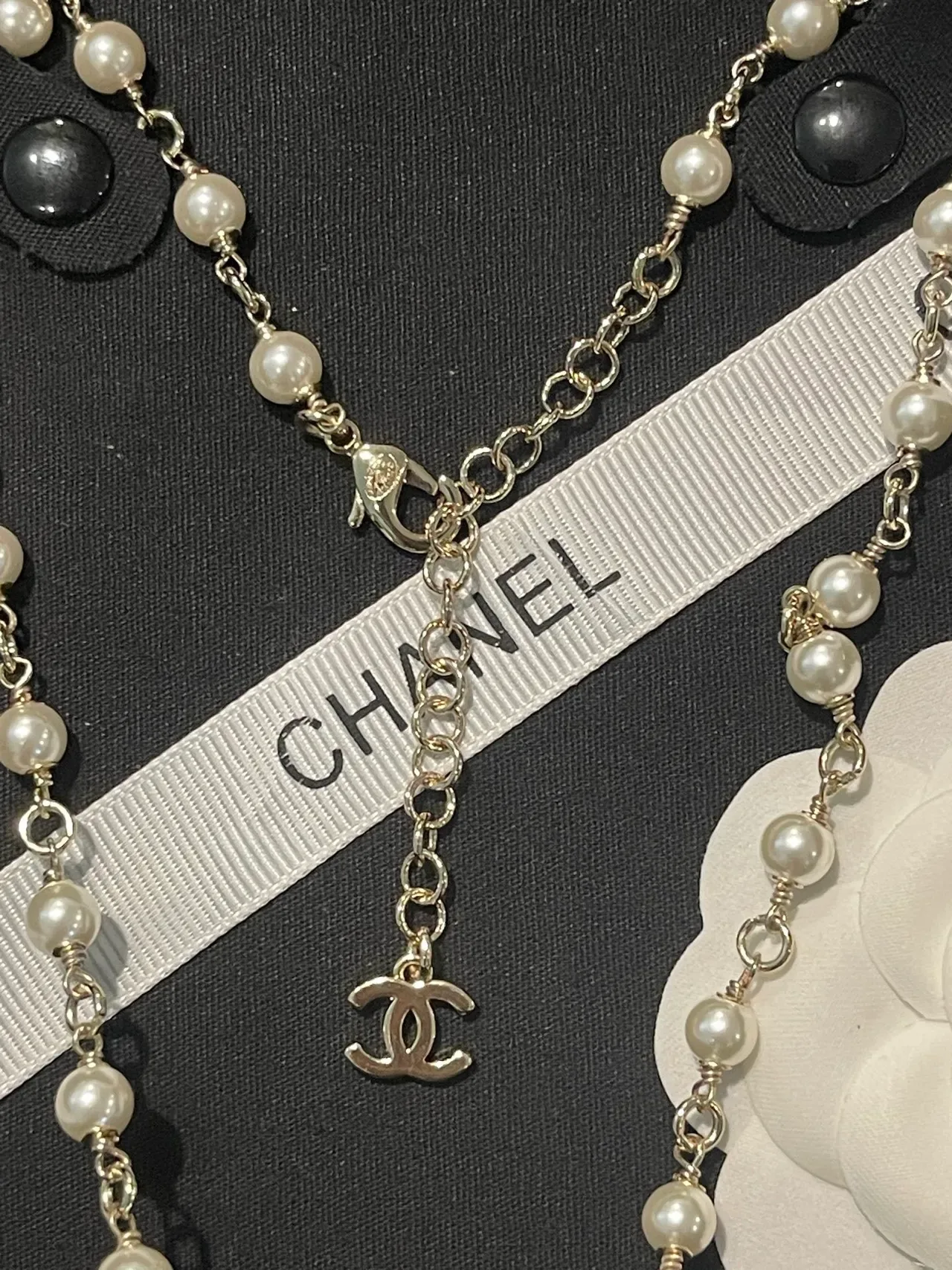 Chanel Collier Perles CC Pendentif 5
