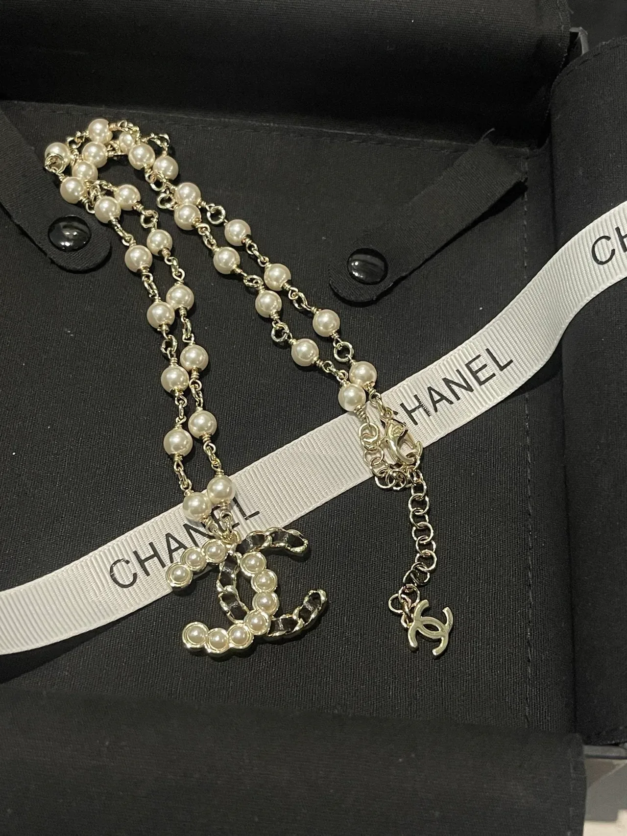 Chanel Collier Perles CC Pendentif 7