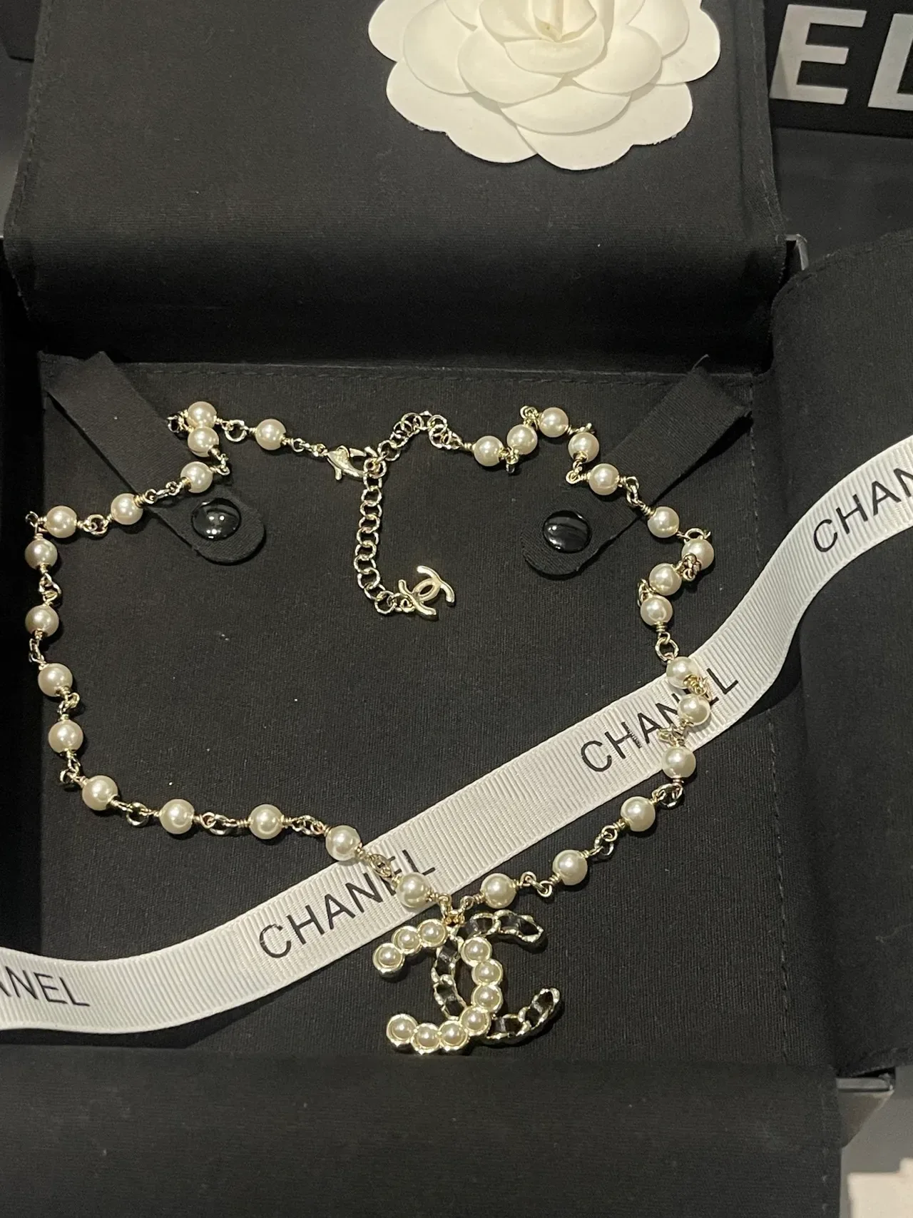 Chanel Collier Perles CC Pendentif 8