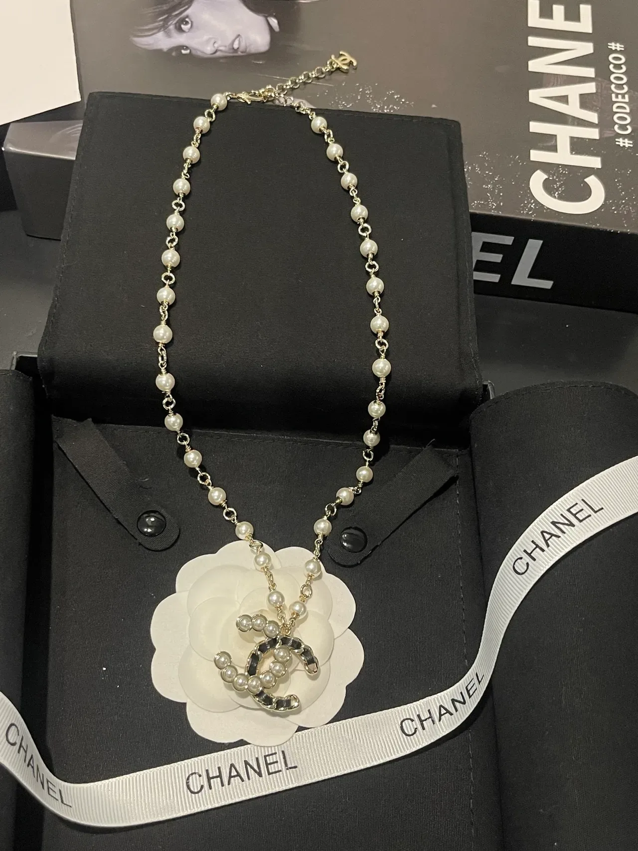 Chanel Collier Perles CC Pendentif 10