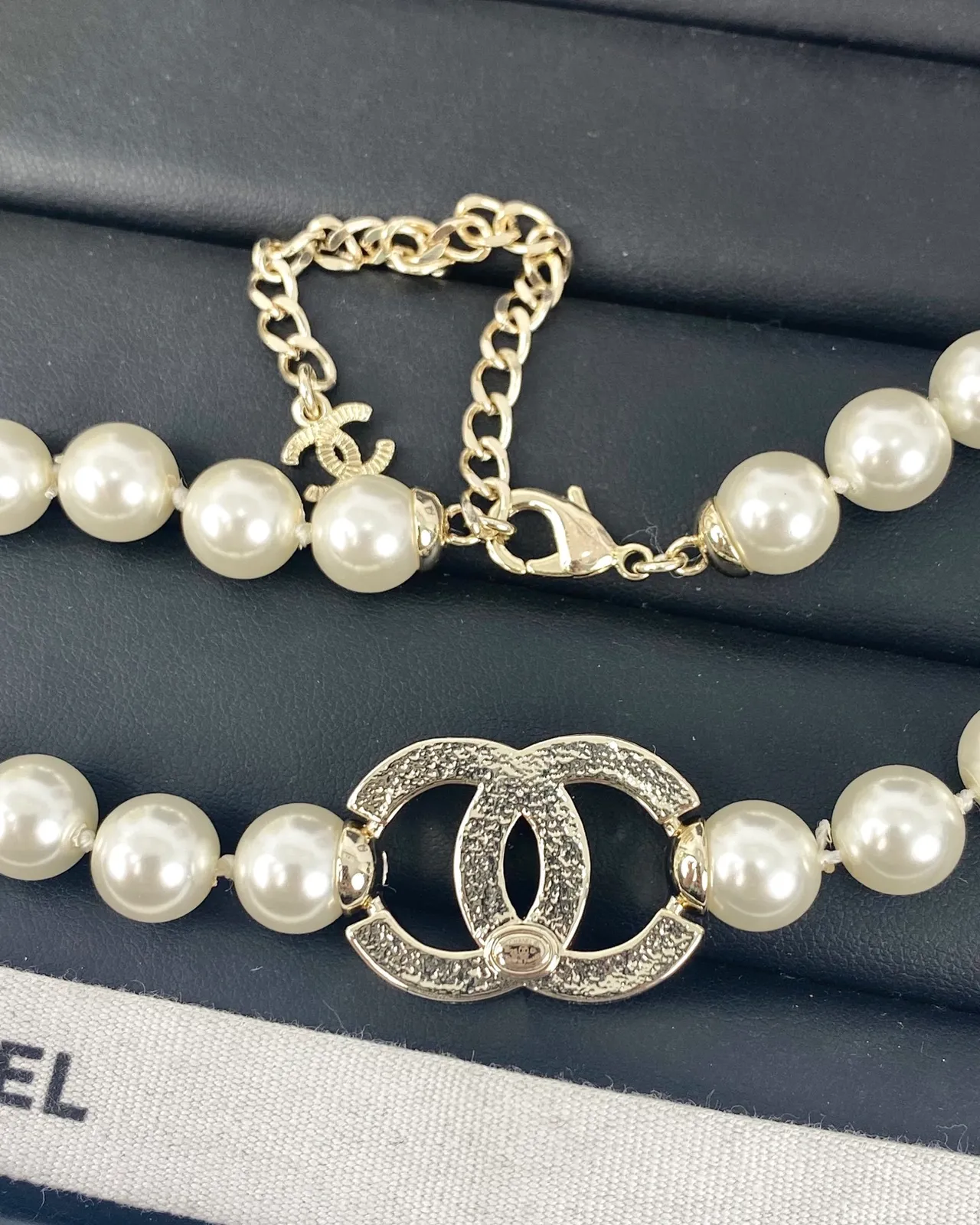 Chanel Collar perlas cadena blanco rosa esmalte CC Logo Collar 4