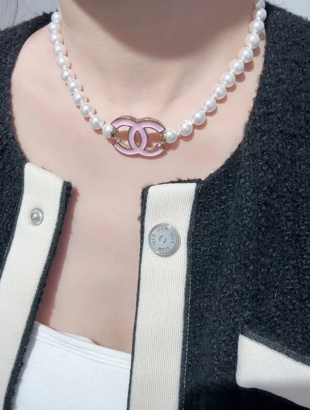 Chanel Collar perlas cadena blanco rosa esmalte CC Logo Collar 12